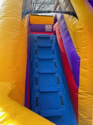 minecraft bounce house 2 1 1764990463 Minecraft